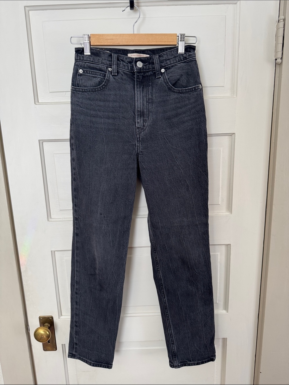 Levi's Women's Straight Leg Jeans in Washed Black